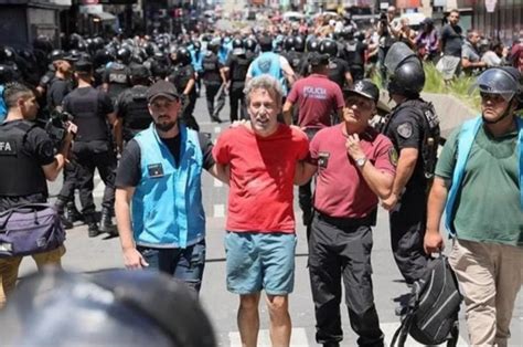 Incidentes Y Detenidos En La Multitudinaria Marcha Convocada Por La Cgt