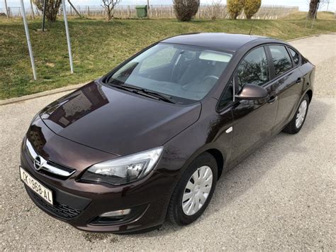 Opel Astra J Sedan Cdti Enjoy G Samo Km Vlasnik Hr Vozilo