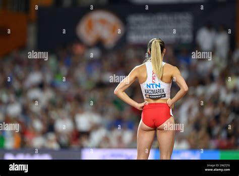 Natalia Kaczmarek Participating In The 400 Meters At The World