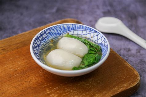 全聯架上冬至新選擇來個鹹口味的客家鹹湯圓吧！餡料鹹香帶點甜味讓人懷念的客家好滋味 口袋吃吃五十咩