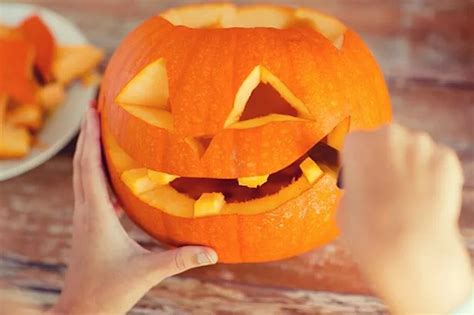 Mum S Clever Pumpkin Carving Hack Which Saves The Mess And Hassle Of