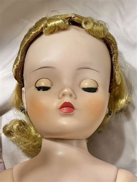 Vintage Madame Alexander Cissy Doll In Golden Theatre Outfit Ebay