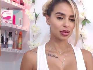 Mia Sensual Nude In Live Sex Cam Girls Room Gyrls