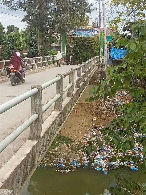 Liputan Gampong News Sampah Berserakan Di Pinggir Jalan Dan Dalam