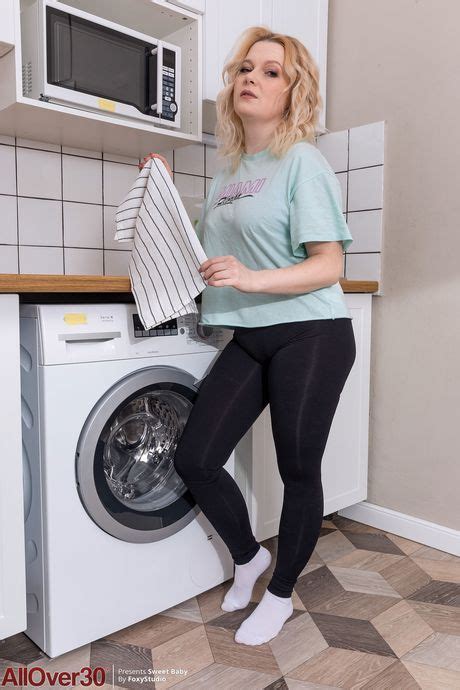 Yoga Pants Pictures With Horny Milfs