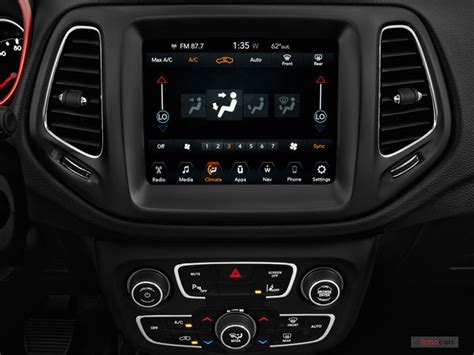 2017 Jeep Compass: 101 Interior Photos | U.S. News