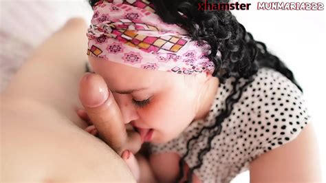 Une belle mère MILF se fait sodomiser brutalement gros plan en POV son beau fils remplit le