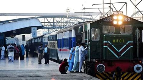 Pak Railways Offers 50 Student Discount On Tickets For A Limited Time