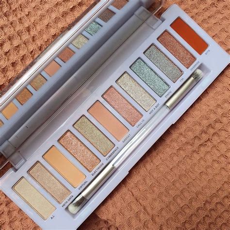 Urban Decay Naked Cyber Eyeshadow Palette Nuvole Di Bellezza