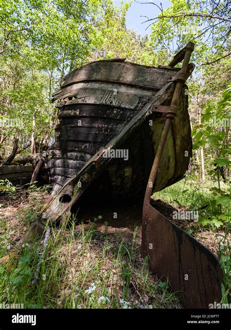 An Old Shipwreck Or Abandoned Shipwreck Wrecked Boat Abandoned Stand