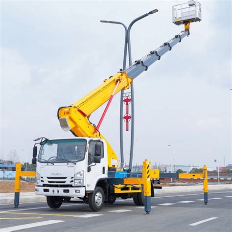 Isuz M Aerial Work Platform Truck Aerial Bucket For High Altitude