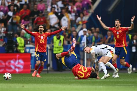 Plus Foul F Hrte Zur Auswechslung Und Zum Em Aus Kroos