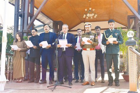 Chief Secretary Dp Wahlang Administers The Constitution Day Oath To