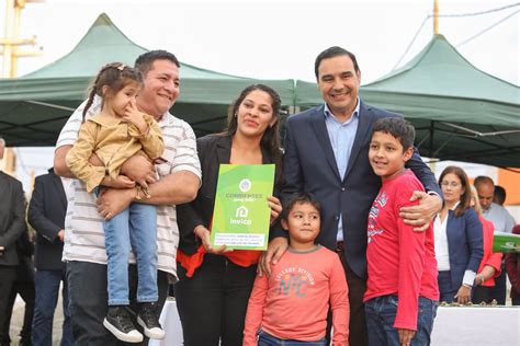 Valdés inauguró 30 viviendas en San Luis del Palmar y anunció más obras