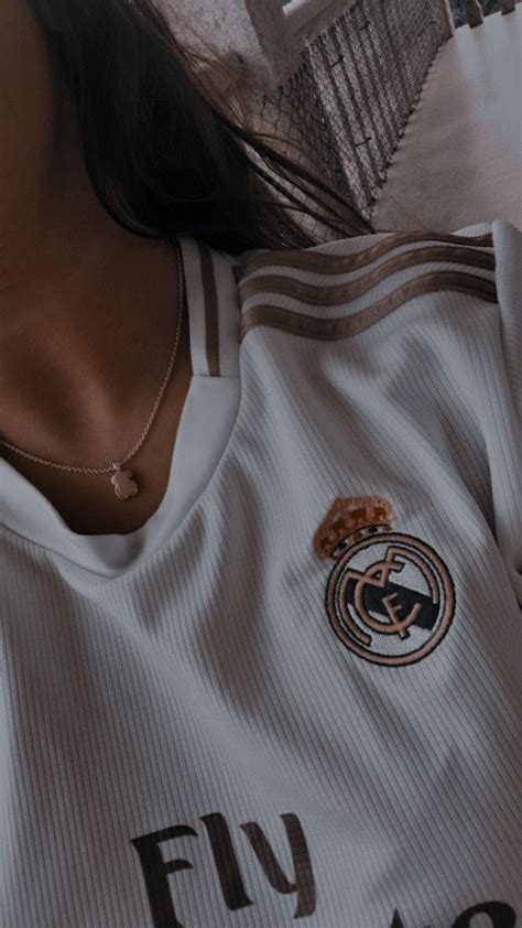 Real Madrid Woman 👠🤍 Madrid Outfits Real Madrid Shirt Madrid Girl