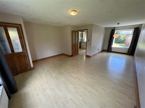 Salhouse Road, East Norwich - Estate Agents in Norwich || Russen & Hill