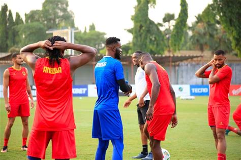 Can De Finale S Ance D Entra Nement De L Quipe De L Angola