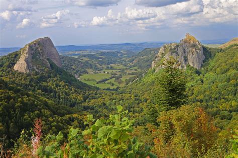 Parc naturel régional des Volcans d Auvergne GuideVoyageur fr