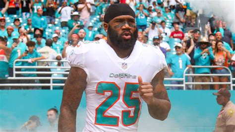 Cb Xavien Howard Agrees To Historic Five Year Extension With Dolphins