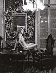 Arielle Dopo Un Taglio By Helmut Newton Dago Fotogallery