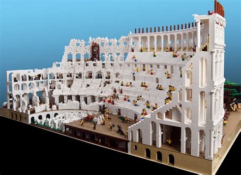 Копия римского Колизея, построенная из 200.000 кирпичиков Lego