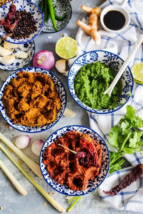 Thai Red Yellow And Green Curry Paste Recipe Trio Of Thai Curry Pastes Curry Spices Paste