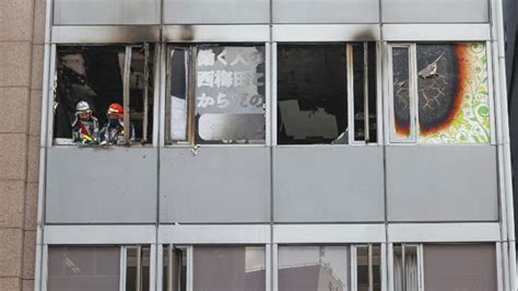 Al menos 27 personas habrían muerto en el incendio de un edificio en