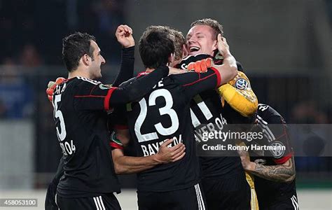 Goalkeeper Bernd Leno Photos and Premium High Res Pictures - Getty Images