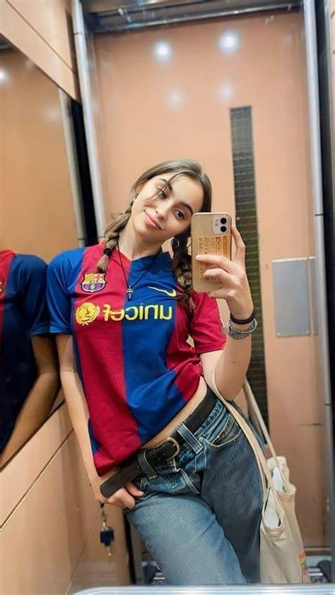 Pin De Jolie Heathcote Em Streetwear Fashion Women Em 2024 Futebol