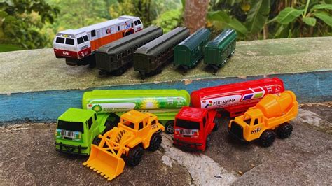 Mainan Kereta Api Truk Tangki Truk Molen Mobil Truk Oleng Cc