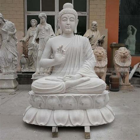 Sitting Buddha Statue Outdoor