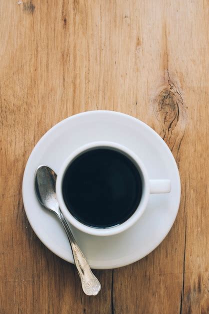 Une Vue De Dessus D Une Tasse De Caf Noir Fra Chement Pr Par E Sur Un