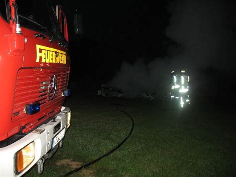 Feu Wohnwagenbrand Freiwillige Feuerwehr Nordhastedt