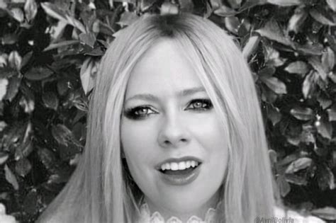 Avril Lavigne - We Are Warriors - Rock, Pop, Country, Motivación, New ...