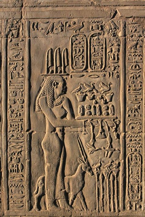 Alte Hieroglyphen Auf Der Wand Von Tempel Kom Ombo Stockbild Bild Von