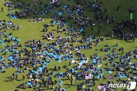 서울광장에 모여 노숙투쟁 이어가는 건설노조 네이트 뉴스