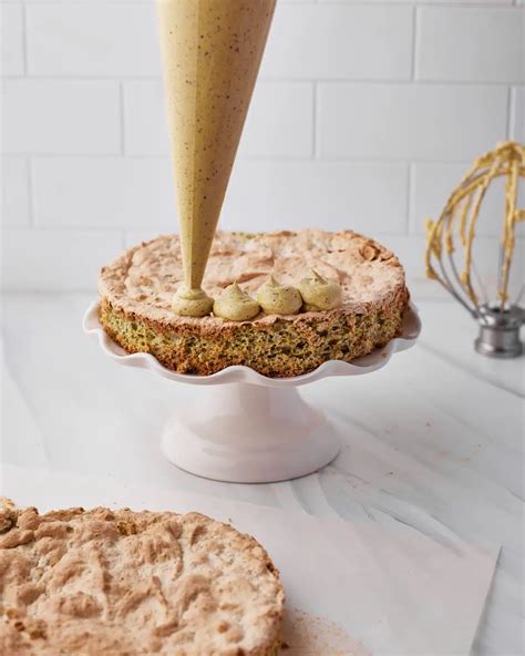 Pistachio Dacquoise Bonni Bakery