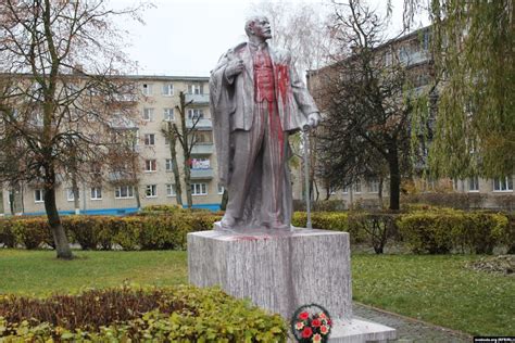 Leftover Lenins Bolshevik Revolution Garden Sculpture Statue