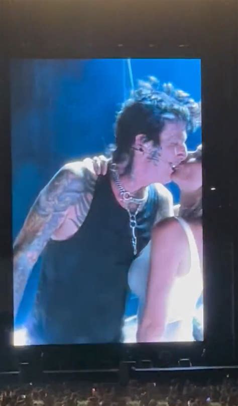 Tommy Lee's wife Brittany Furlan shows off at Mötley Crüe concert