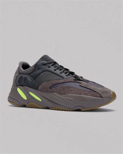 Yeezy 700 Mauve - Analyzing Early Sales Data - StockX News