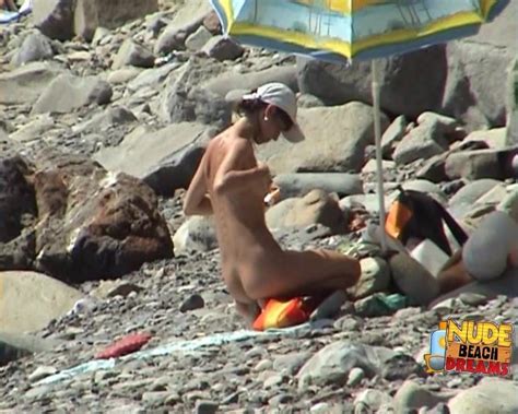 Kinky Chick Gets Her Boyfriend Nice And Horny