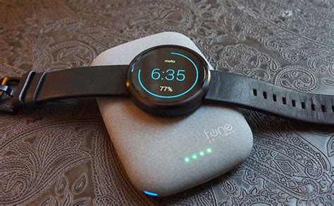 Wirelessly Charge Your Moto 360 With This Portable Backup Battery