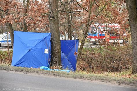 Lubelskie Tragiczny Wypadek W Wi To Trzech Kr Li Nie Yje Proboszcz