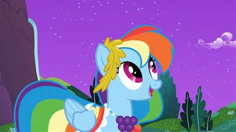 Rainbow Dash by CozyGlow8 on DeviantArt