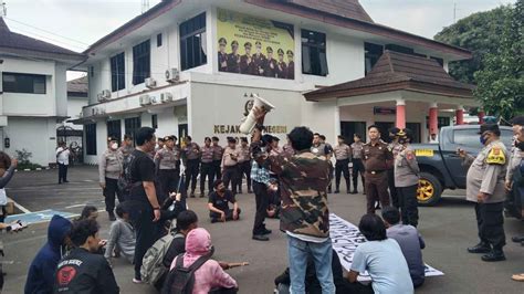 Desak Kejari Usut Kasus Korupsi Dana Bos Madrasah Di Bogor