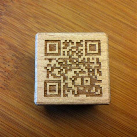 QR CODE Gravure Laser Sur Cube En Bois