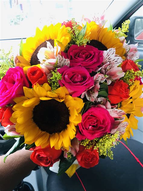 Details 200 Ramo De Flores Con Girasoles Y Rosas Abzlocal Mx