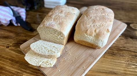 No Knead White Homemade Sandwich Bread Mama On The Homestead