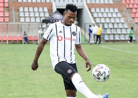 Axed Orlando Pirates Man Begins Training With New PSL Side