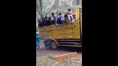 Viral Truk Rombongan Siswa Terguling Di Banjarnegara Polisi Tetapkan